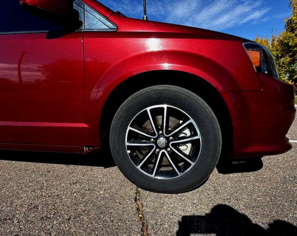 Used 2018 Dodge Grand Caravan GT image 19