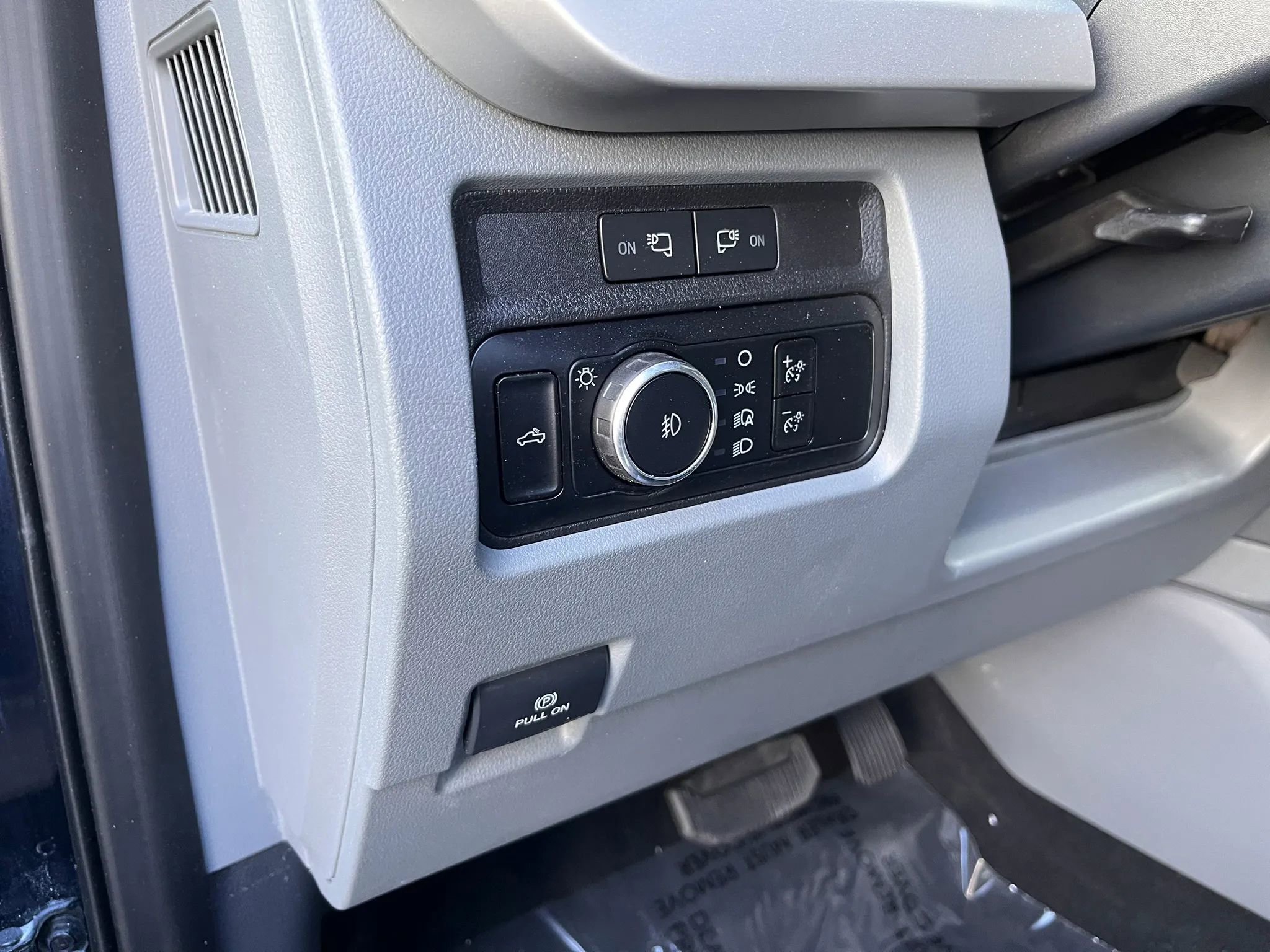 Used 2023 Ford F350 XLT w/ 360-Degree Camera Package image 24