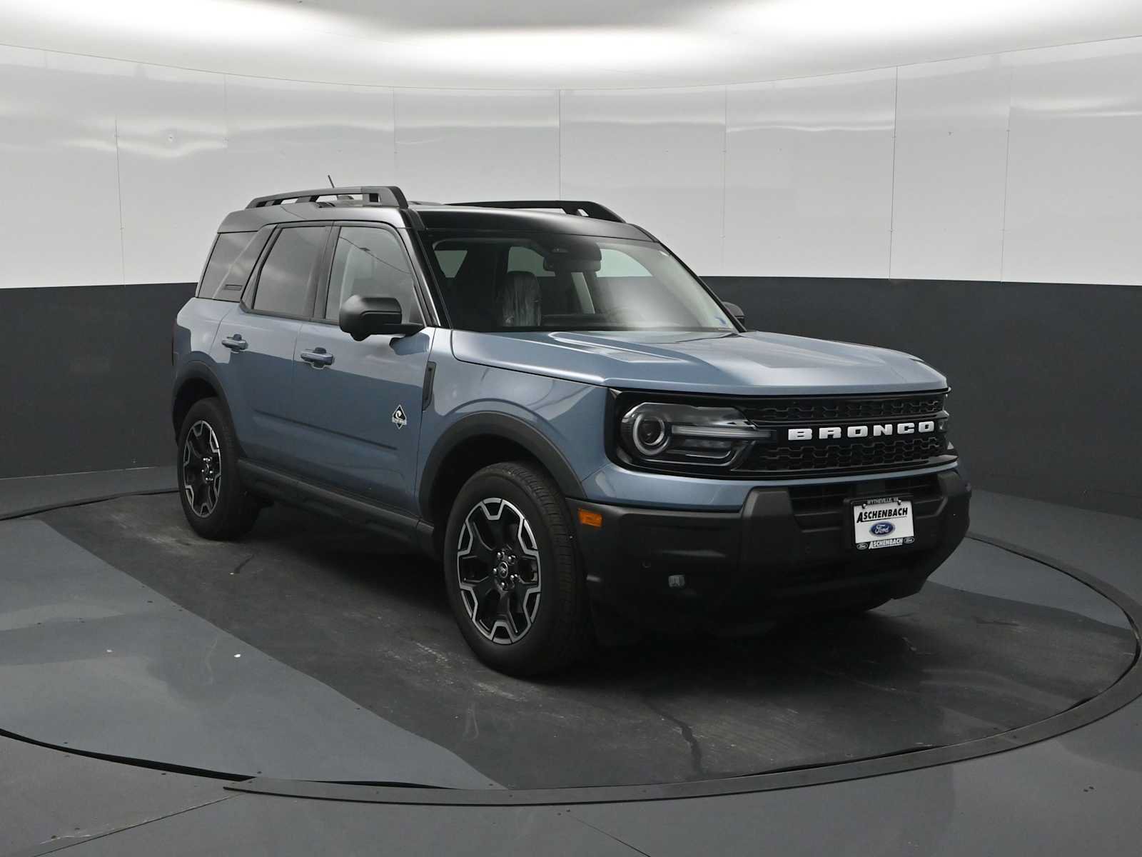 Certified 2025 Ford Bronco Sport Outer Banks w/ Outer Banks Tech Package+ AWD/4WD image 2
