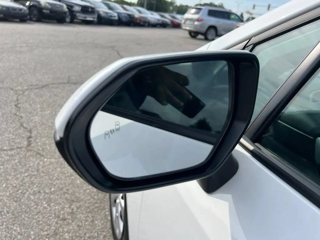 Used 2026 Toyota Corolla LE FWD image 30