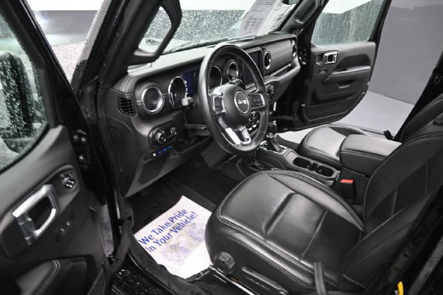 Used 2023 Jeep Wrangler Unlimited Sahara w/ Cold Weather Group AWD/4WD image 17