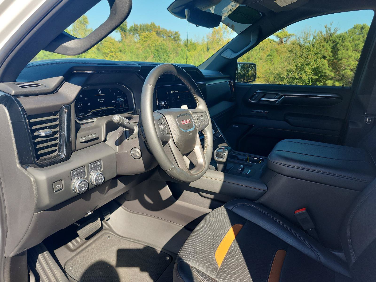 Used 2024 GMC Sierra 1500 AT4 w/ Technology Package AWD/4WD image 17