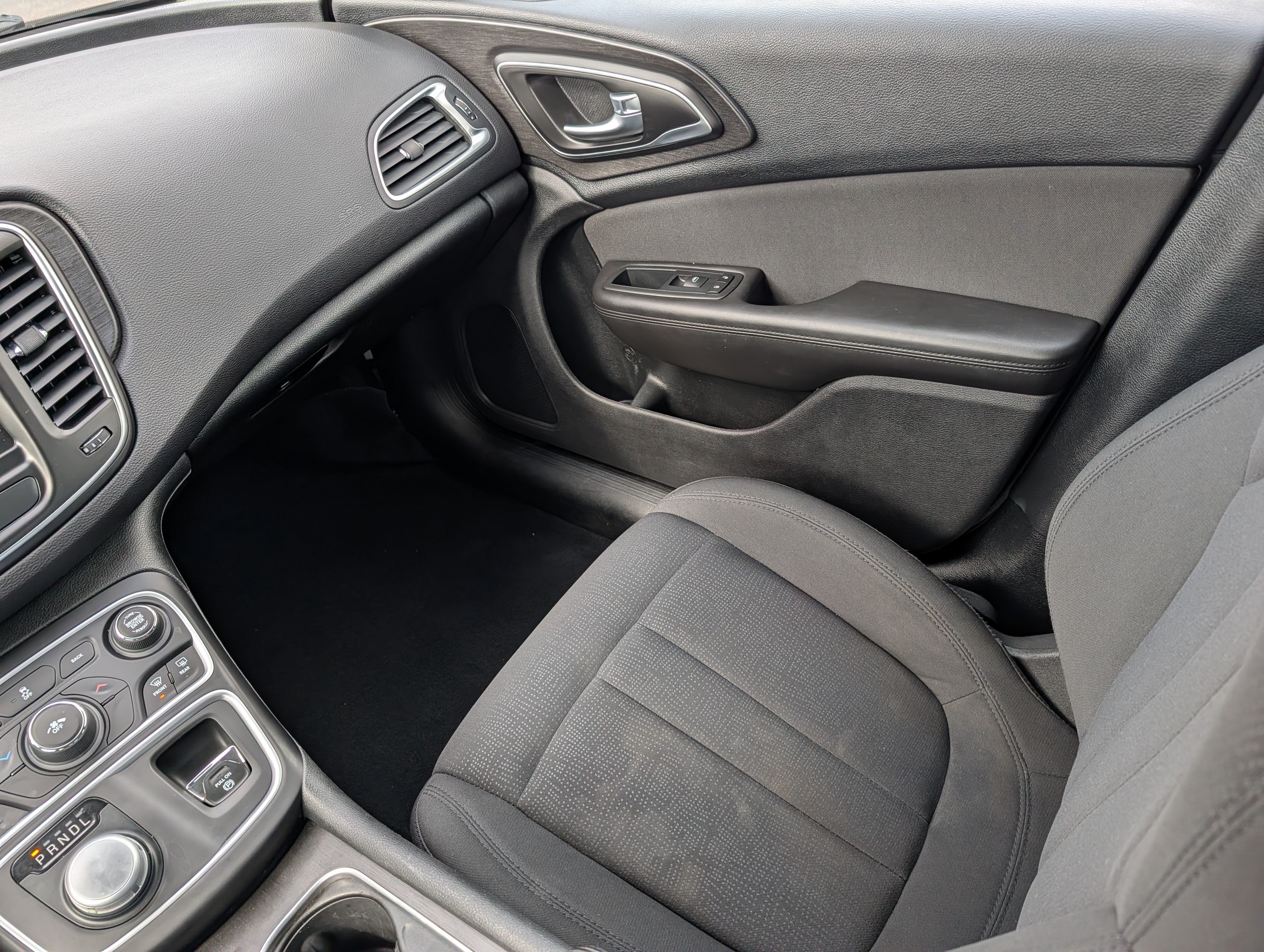 Used 2017 Chrysler 200 LX FWD image 11