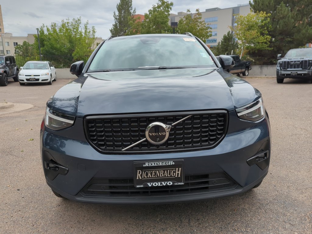 Used 2026 Volvo XC40 B5 Plus AWD/4WD image 2