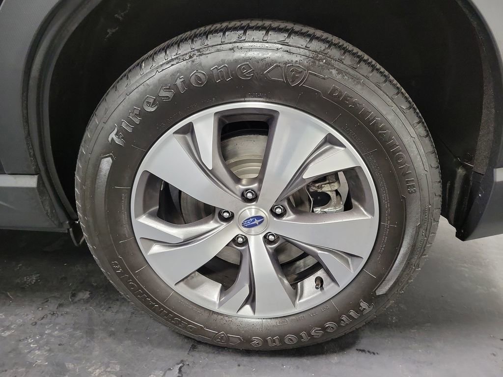 Used 2024 Subaru Ascent Premium w/ Convenience Package image 10