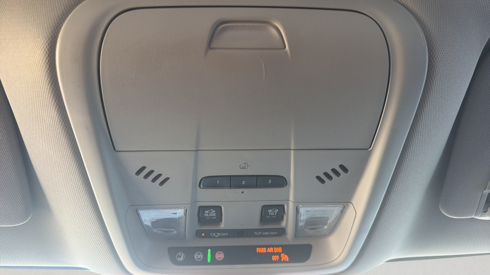 Used 2020 Buick Enclave Premium w/ Sun and Sites Package FWD image 22