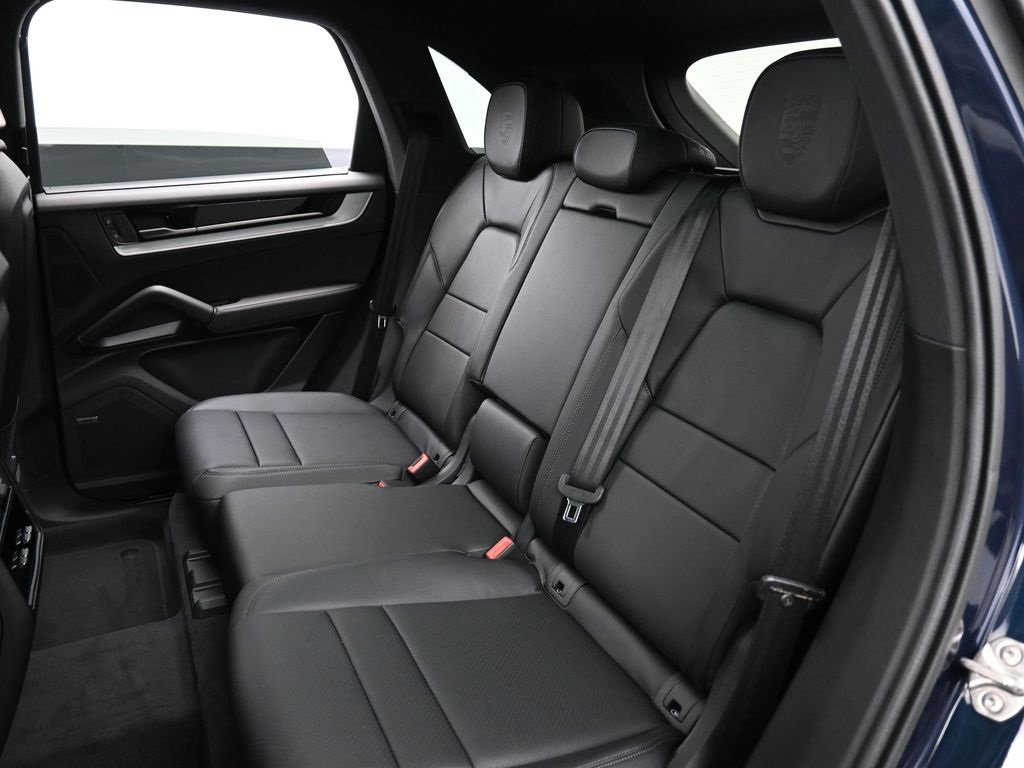 New 2026 Porsche Cayenne S image 24