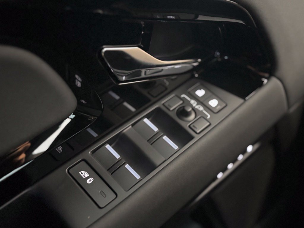 New 2026 Land Rover Range Rover Evoque S AWD/4WD image 10