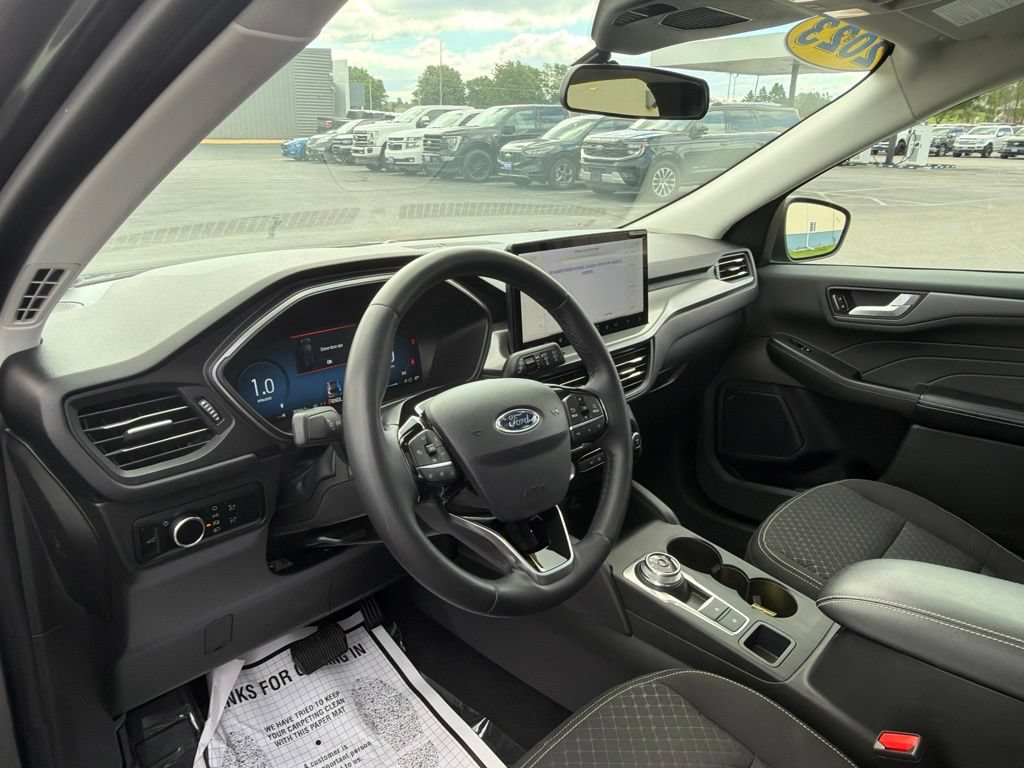 Used 2023 Ford Escape Active w/ Tech Pack #2 AWD/4WD image 10