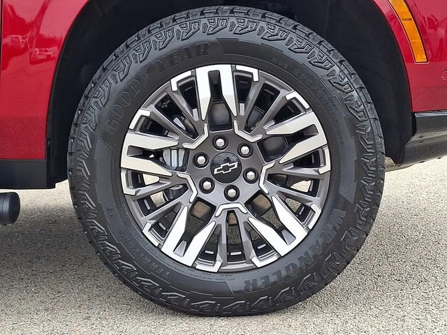 Used 2026 Chevrolet Tahoe Z71 w/ Z71 Off-Road Package AWD/4WD image 8