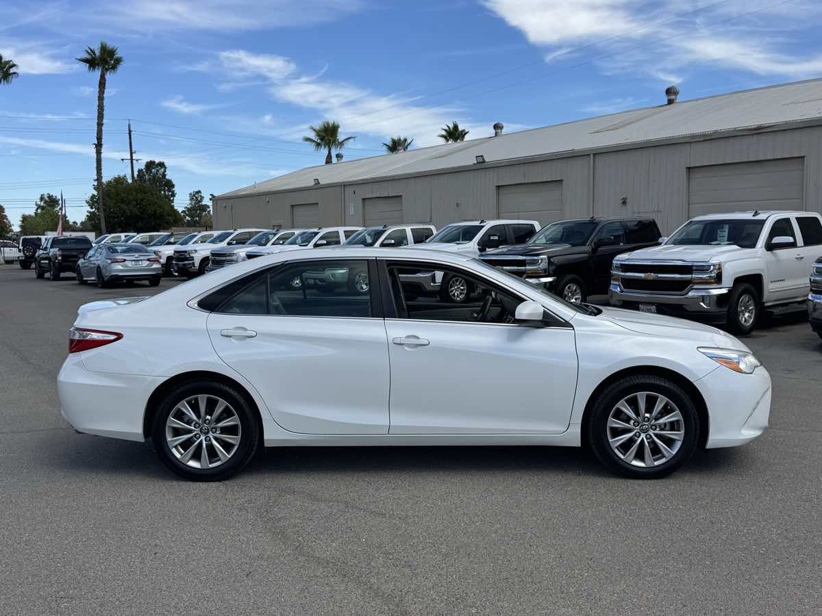 Used 2017 Toyota Camry XLE w/ Convenience Package FWD image 11