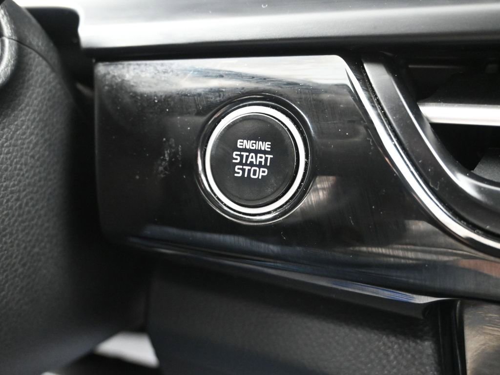 Certified 2024 Kia Seltos X-Line image 17