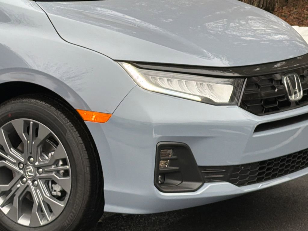 New 2026 Honda Odyssey Touring image 4