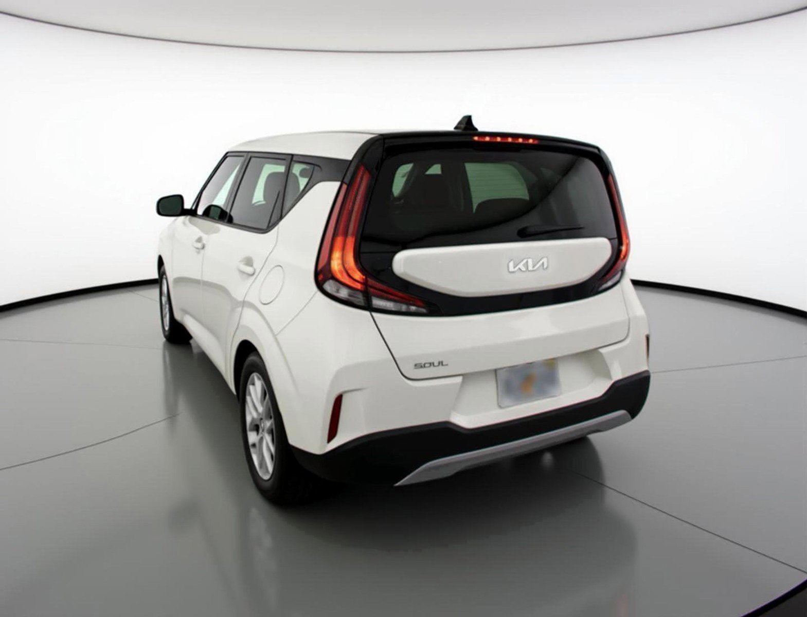 Used 2025 Kia Soul LX w/ LX Technology Package FWD image 6