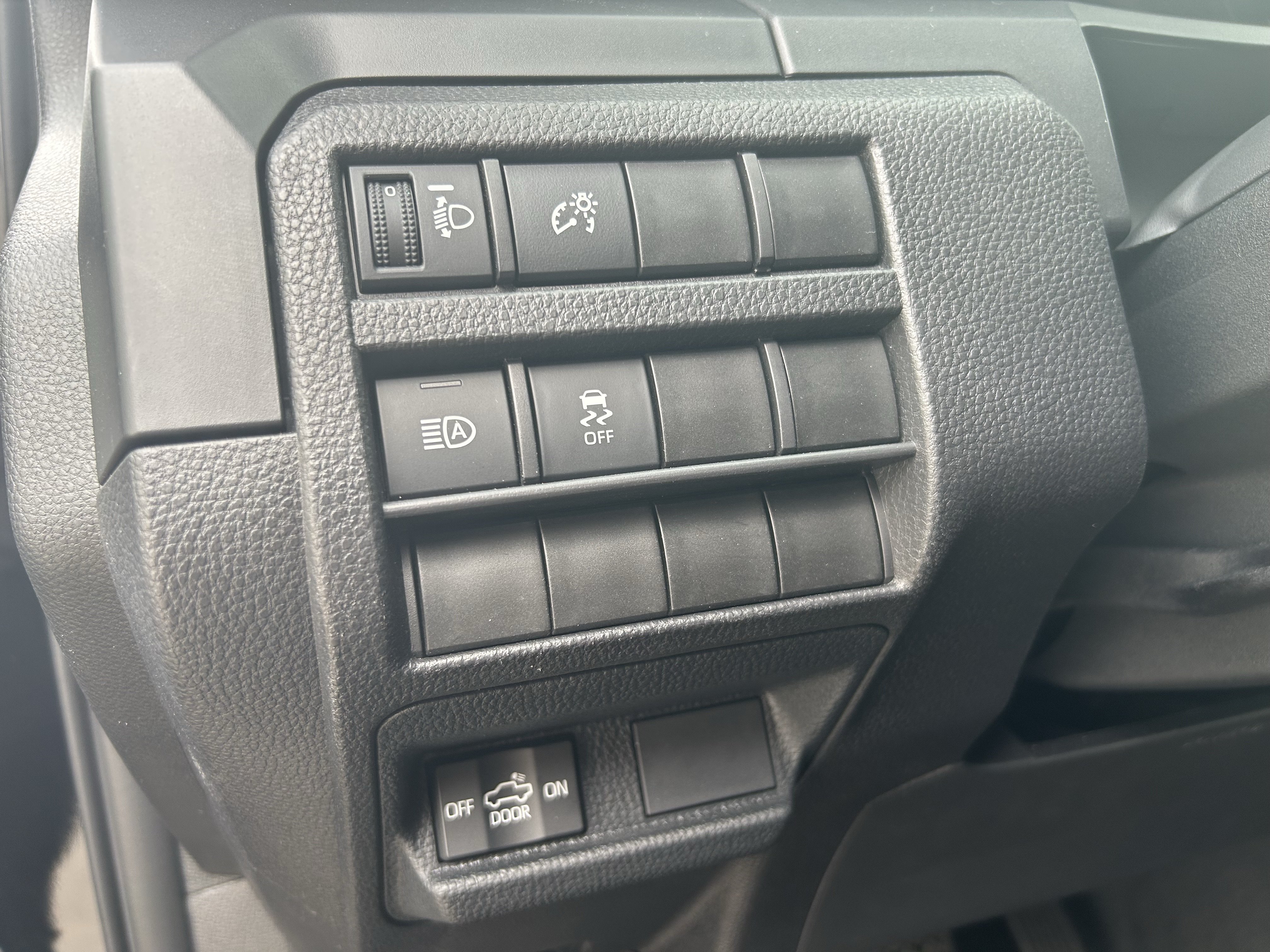 Certified 2025 Toyota Tacoma SR AWD/4WD image 15