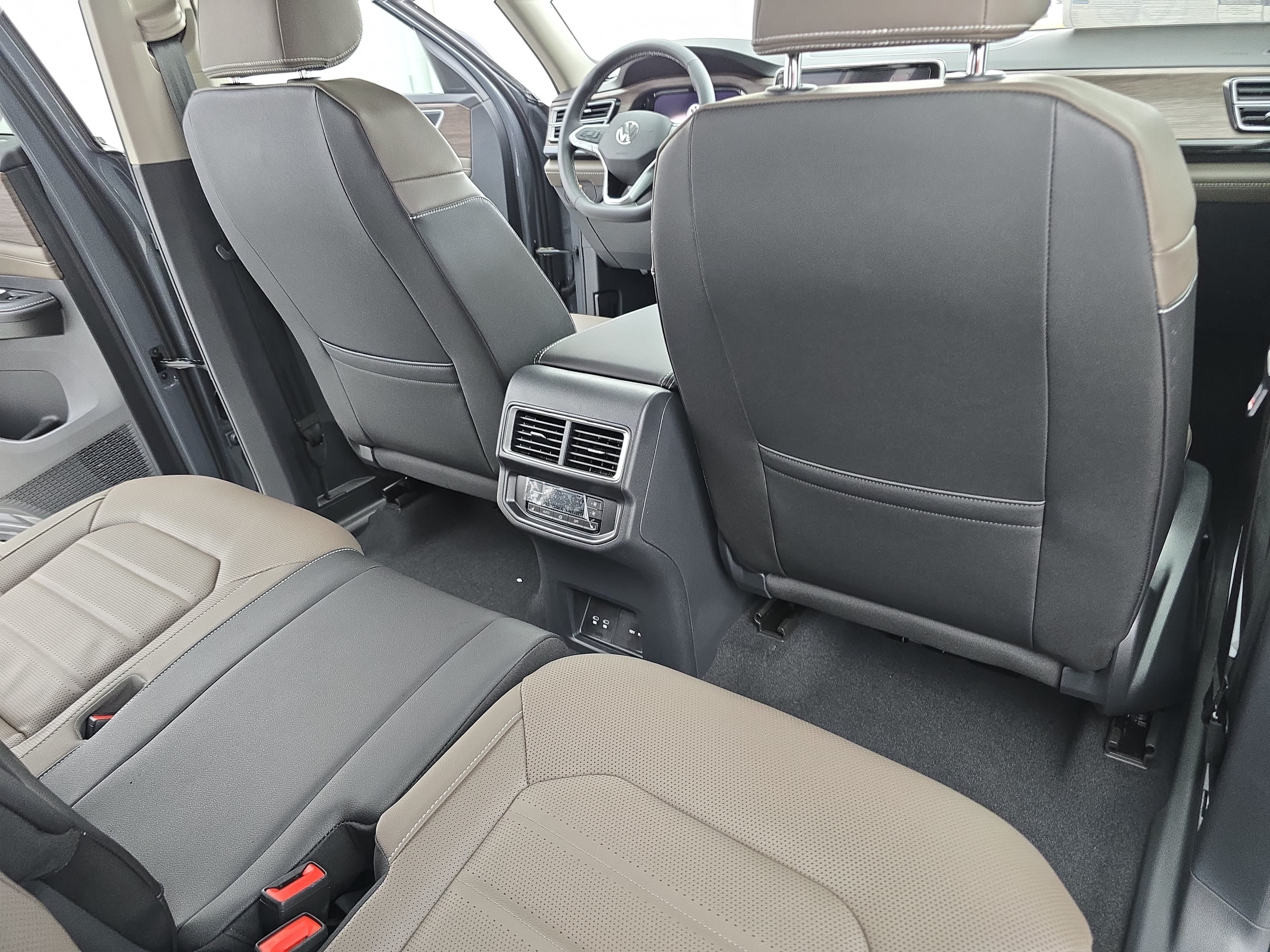 New 2026 Volkswagen Atlas SEL AWD/4WD image 11