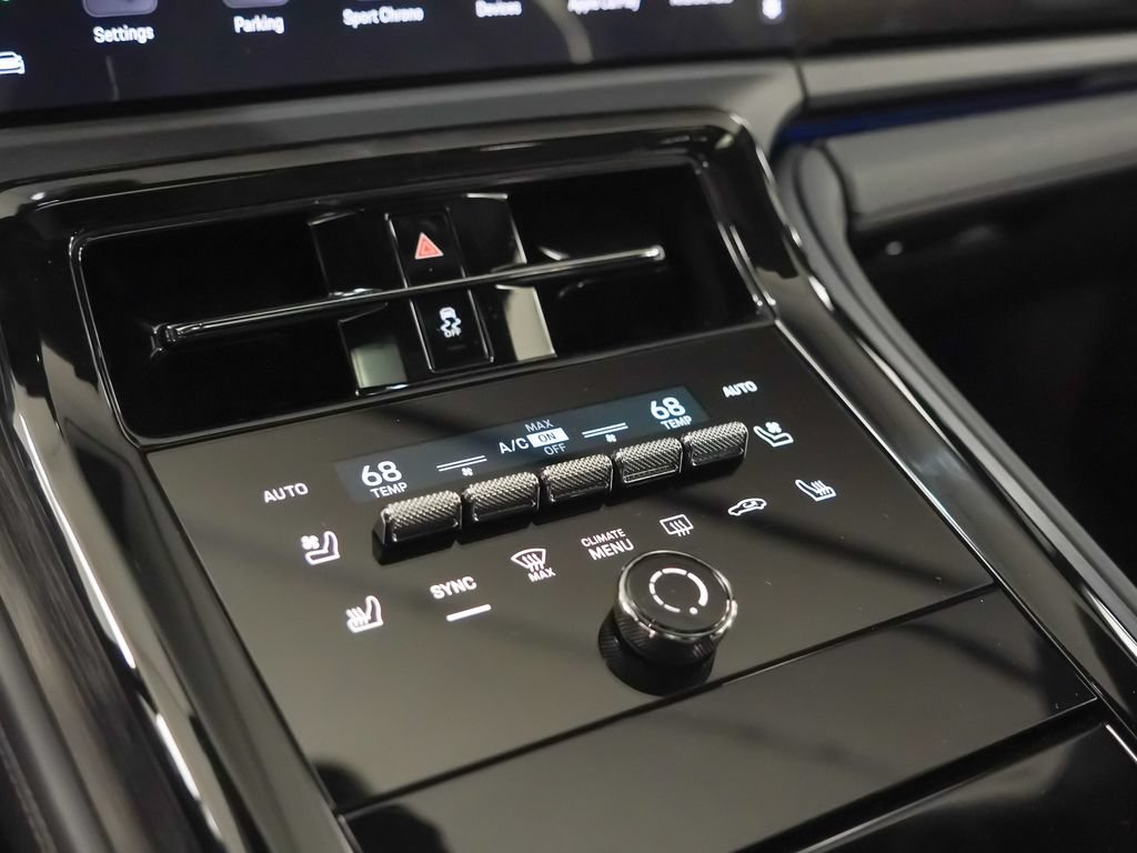 Certified 2025 Porsche Panamera 4 AWD/4WD image 32