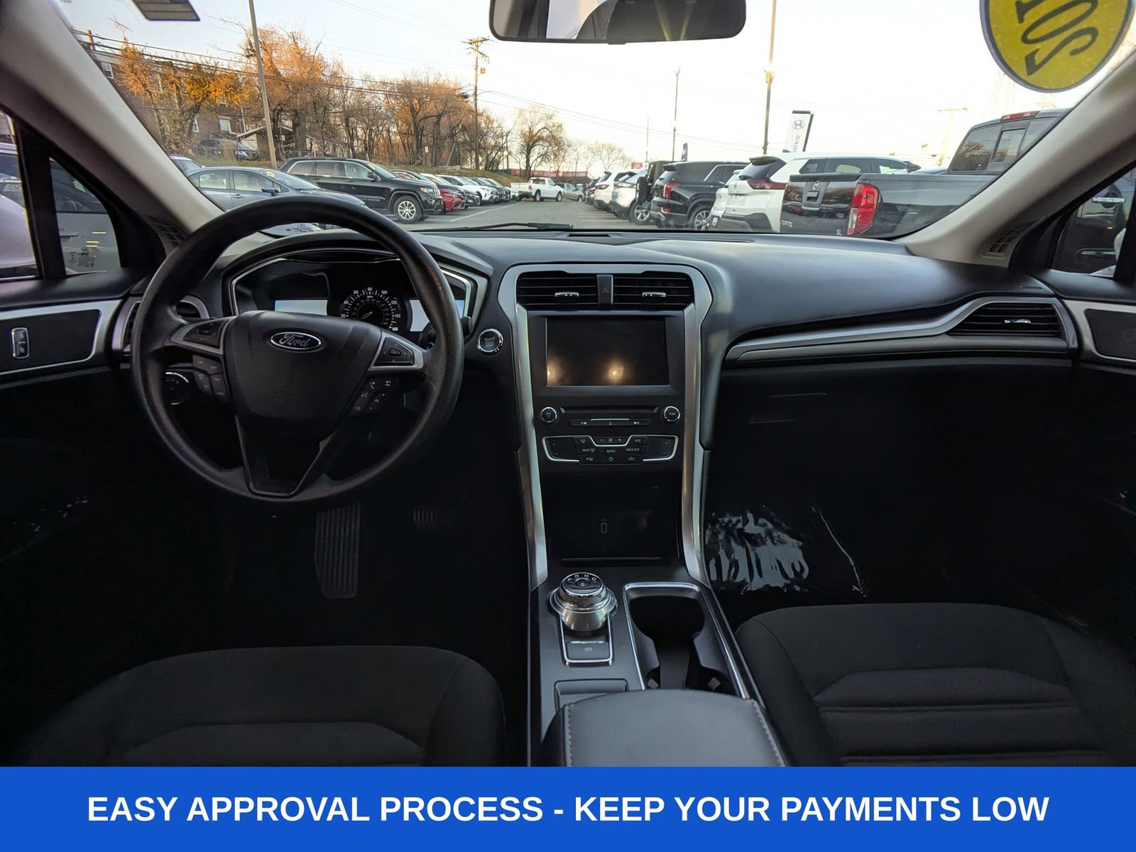 Used 2017 Ford Fusion SE w/ Fusion SE Technology Package image 21