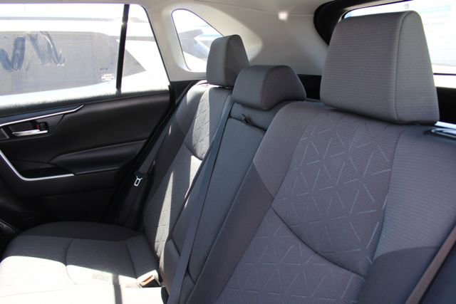 Used 2022 Toyota RAV4 XLE image 17
