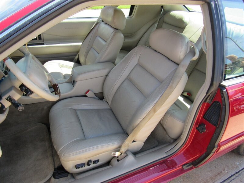 Used 2001 Cadillac Eldorado Touring FWD image 14
