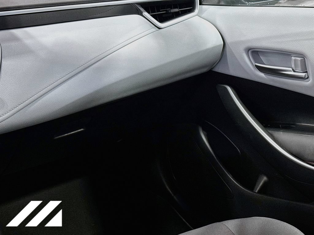 Used 2023 Toyota Corolla SE w/ SE Premium Package FWD image 25