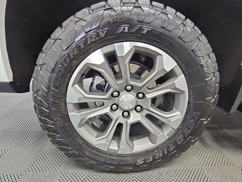 Used 2024 Chevrolet Silverado 1500 High Country w/ Technology Package AWD/4WD image 51
