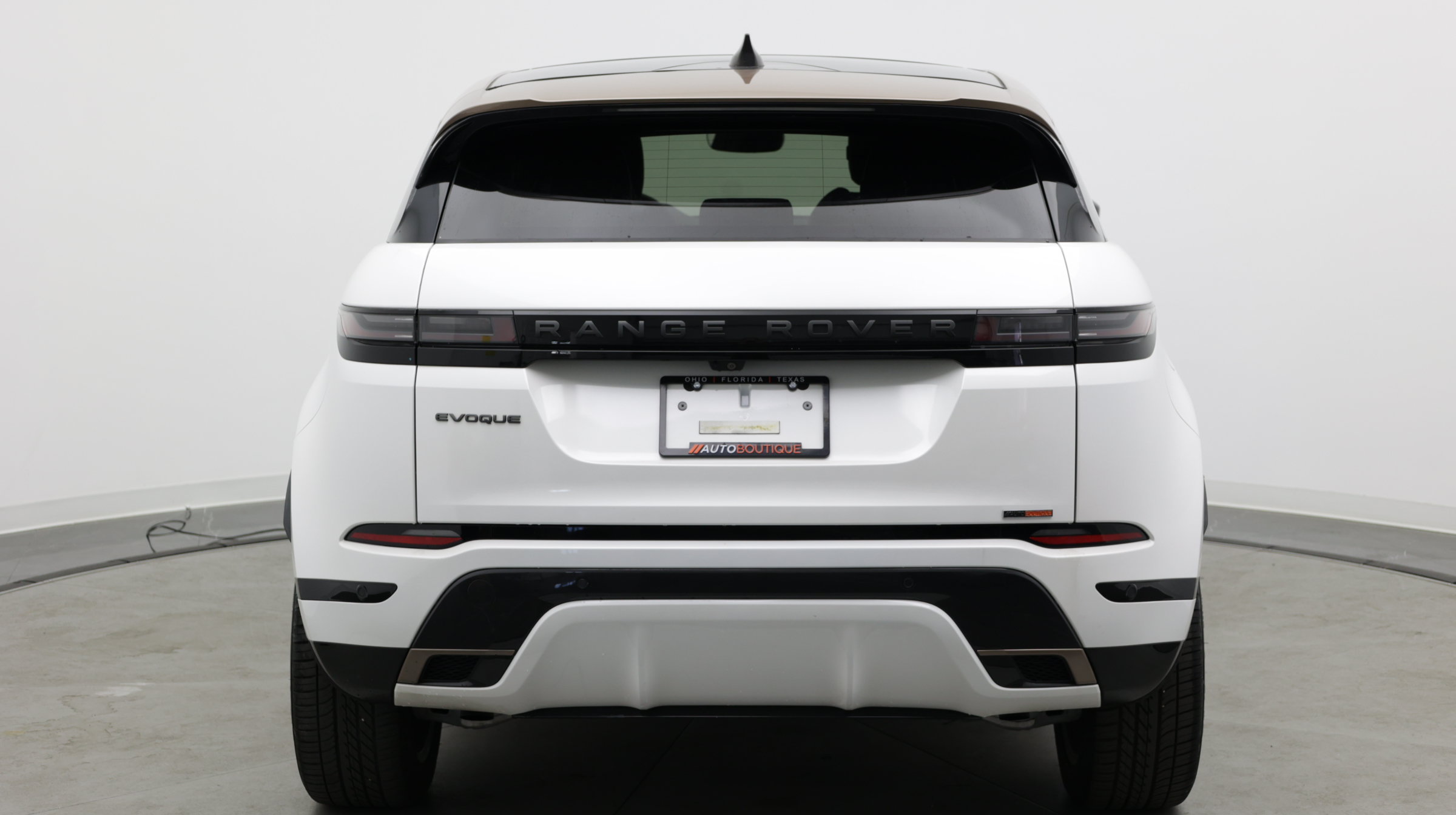 Used 2024 Land Rover Range Rover Evoque Dynamic SE AWD/4WD image 8
