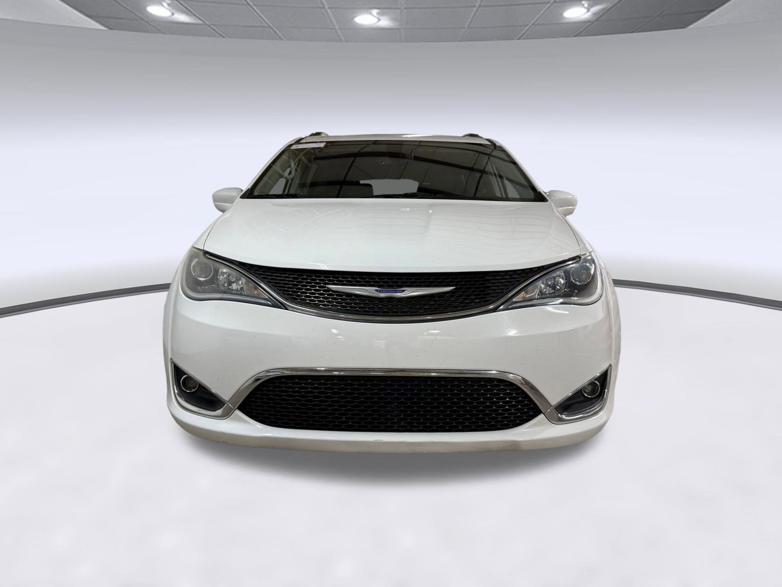Used 2020 Chrysler Pacifica Touring-L FWD image 5
