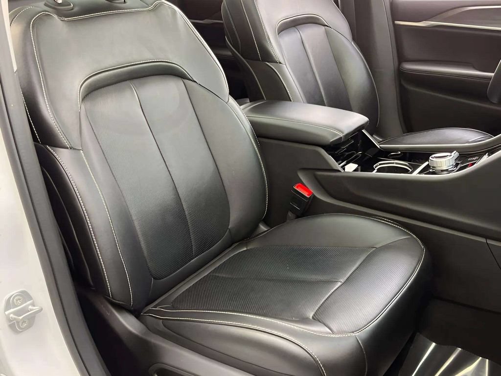 Used 2022 Jeep Grand Cherokee Limited 4xe w/ Luxury Tech Group II AWD/4WD image 28