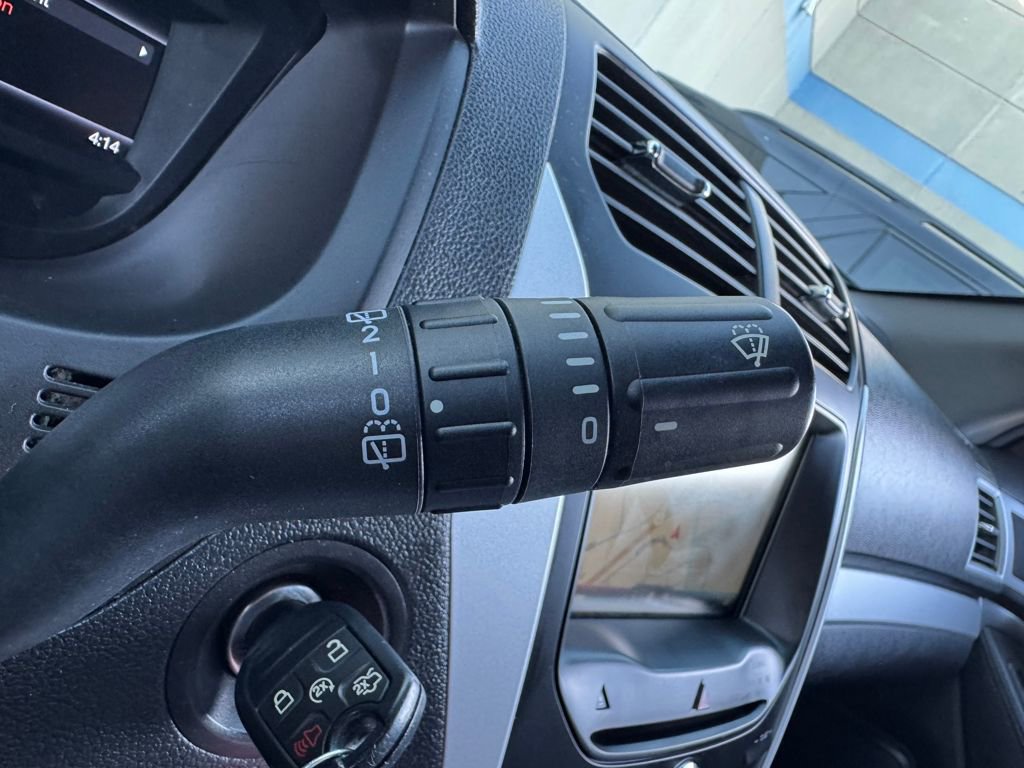 Used 2015 Ford Explorer XLT w/ Equipment Group 202A image 10