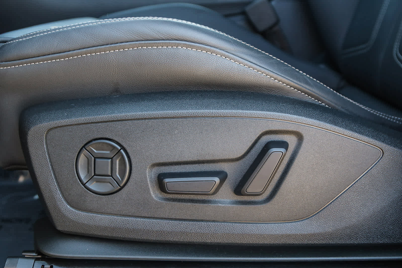 Used 2025 Audi Q3 2.0T Premium w/ Convenience Package image 30