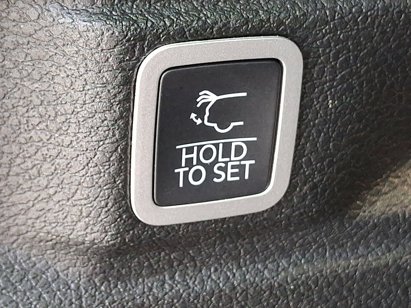 Used 2022 Jeep Grand Cherokee L Laredo image 33