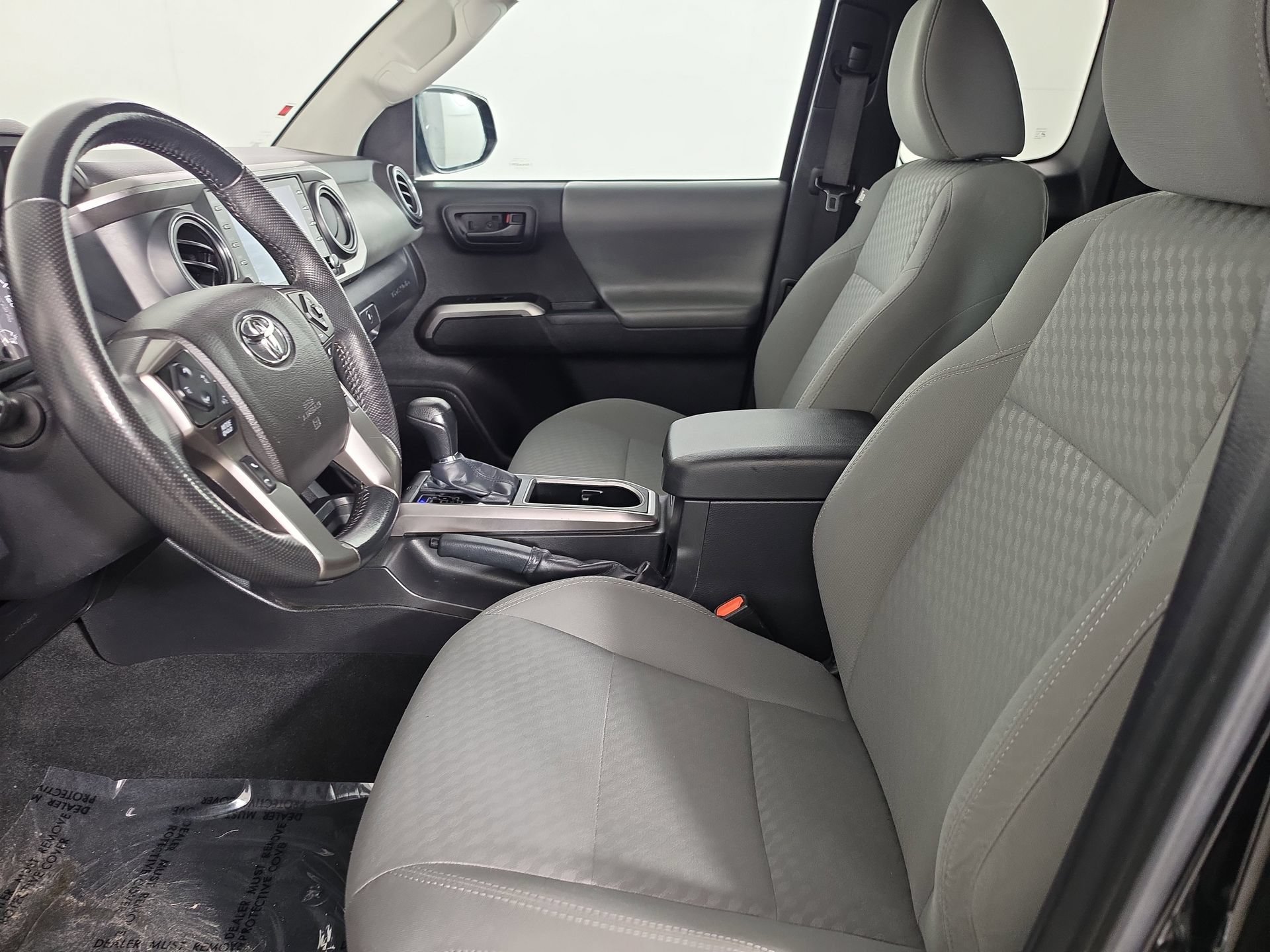 Used 2022 Toyota Tacoma SR5 w/ SR5 Appearance Package (SM) RWD image 13