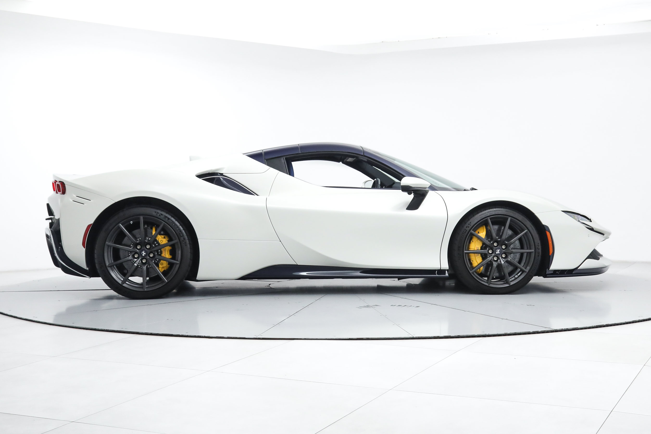 Certified 2022 Ferrari SF90 Spider AWD/4WD image 11