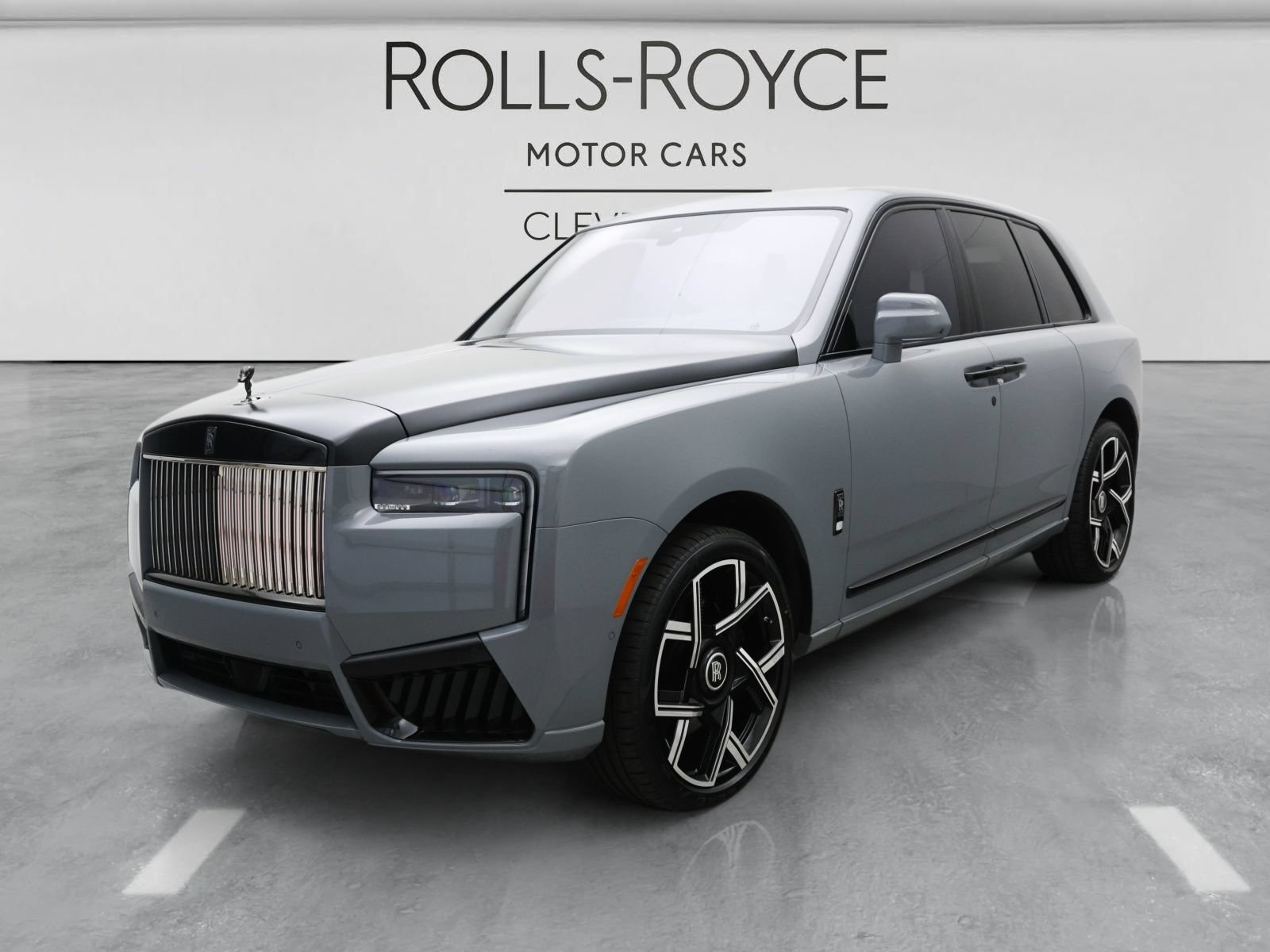 Certified 2025 Rolls-Royce Cullinan Black Badge AWD/4WD image 18