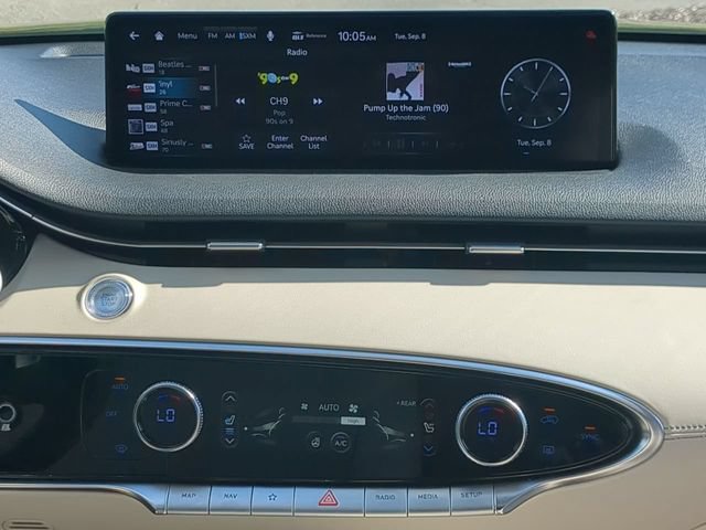 Used 2022 Genesis GV70 2.5T w/ Advanced Package AWD/4WD image 16