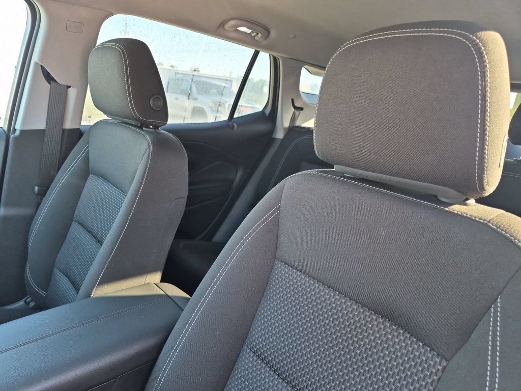 Used 2024 GMC Terrain SLE w/ Driver Convenience Package FWD image 10