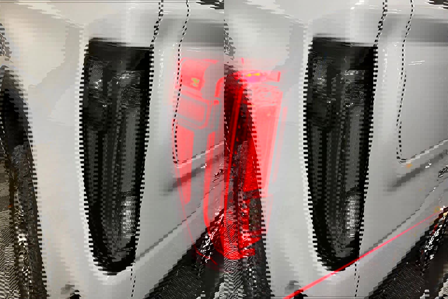 Used 2024 GMC Sierra 1500 AT4 w/ Technology Package image 28