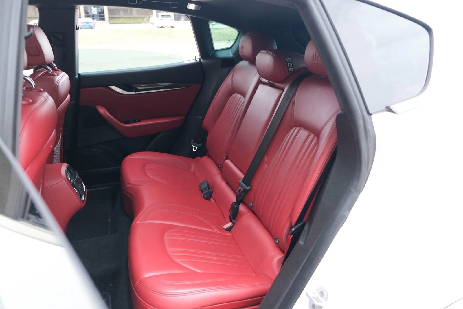 Used 2017 Maserati Levante S AWD/4WD image 27