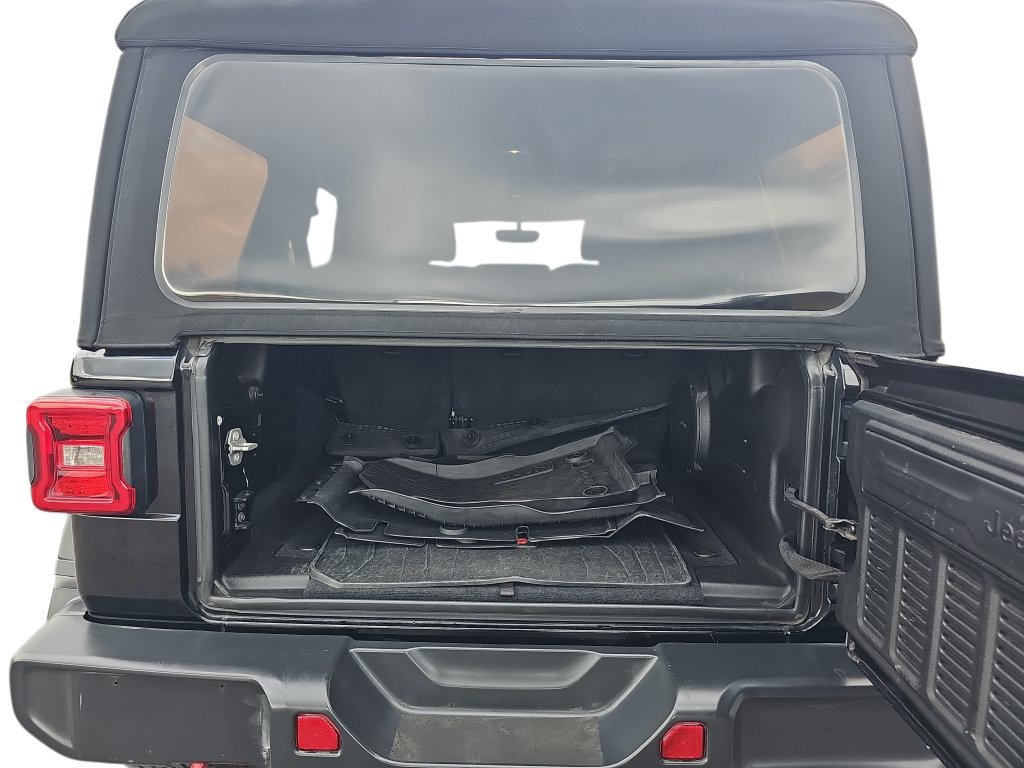 Used 2018 Jeep Wrangler Unlimited Rubicon AWD/4WD image 30