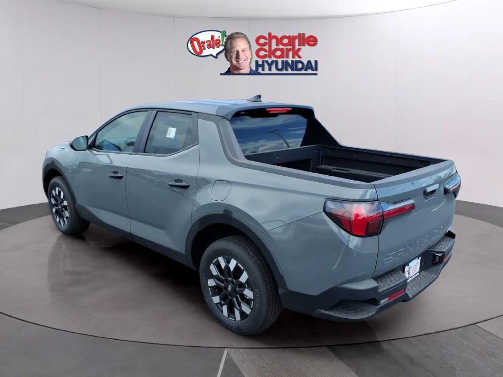 New 2027 Hyundai Santa Cruz SE FWD image 3