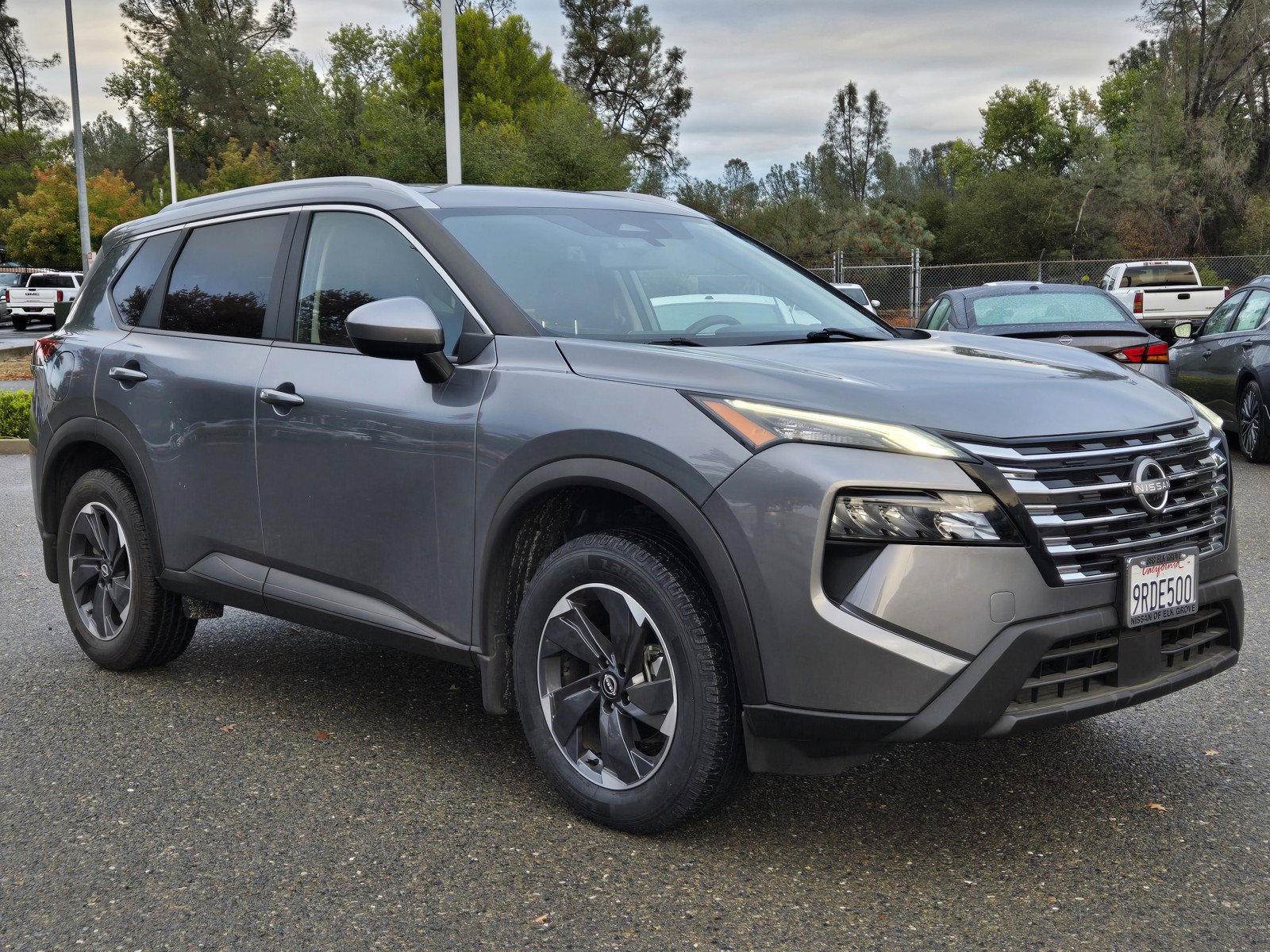 Used 2024 Nissan Rogue SV w/ SV Premium Package FWD image 5