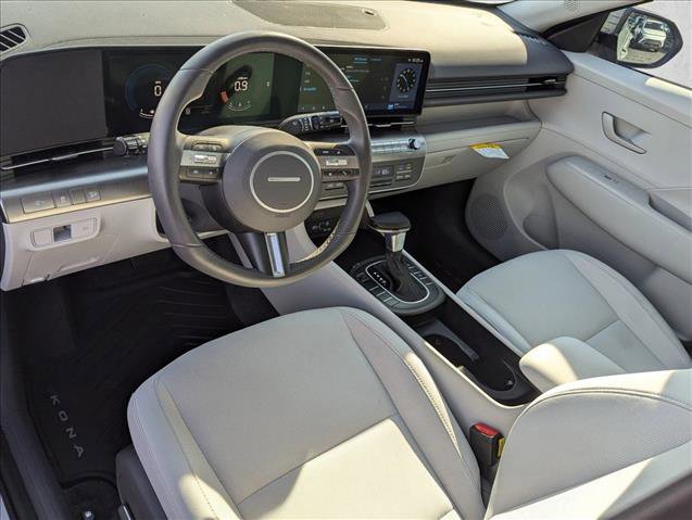 Certified 2025 Hyundai Kona SEL image 10