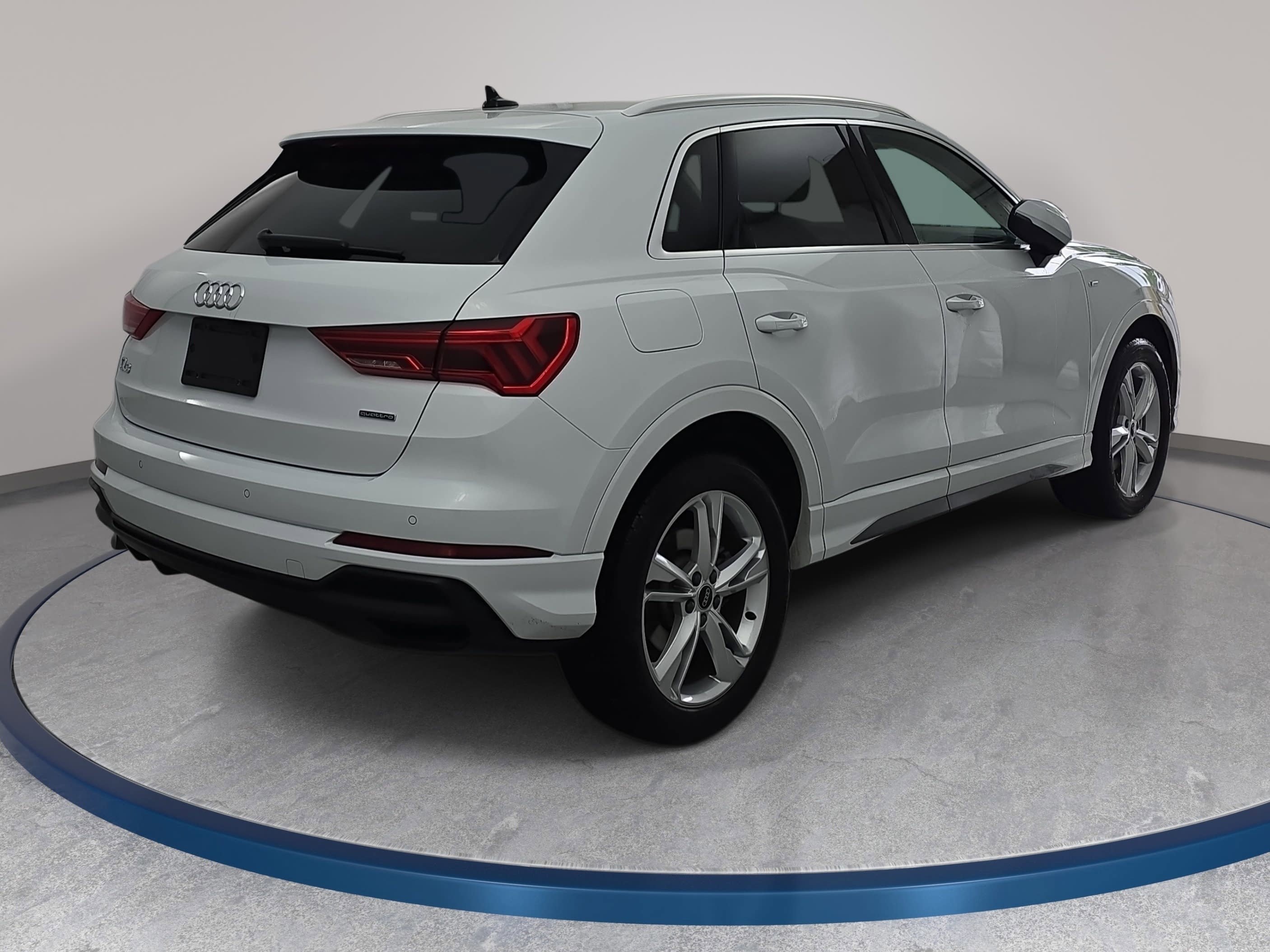 Used 2024 Audi Q3 2.0T Premium Plus w/ Premium Plus Package AWD/4WD image 5