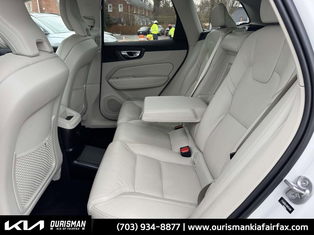 Used 2022 Volvo XC60 T8 Inscription w/ Advanced Package image 27