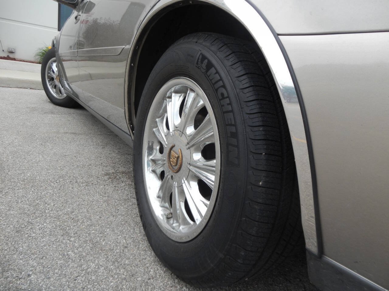 Used 2002 Cadillac De Ville FWD image 15