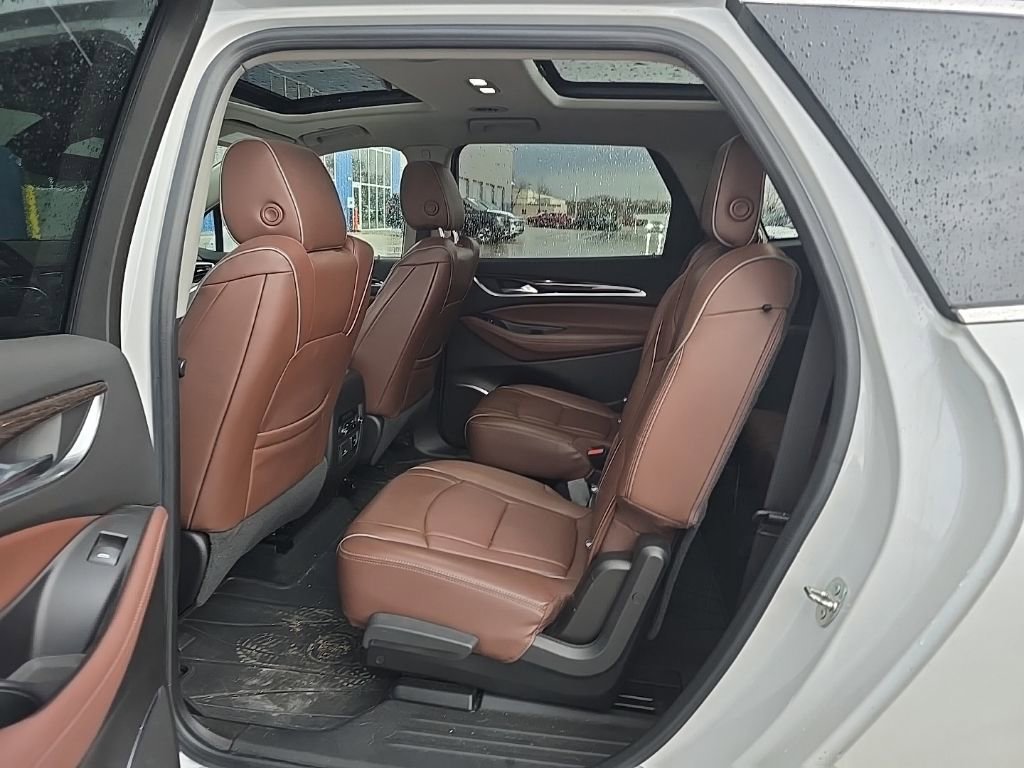 Used 2018 Buick Enclave Avenir w/ Avenir Technology Package AWD/4WD image 8