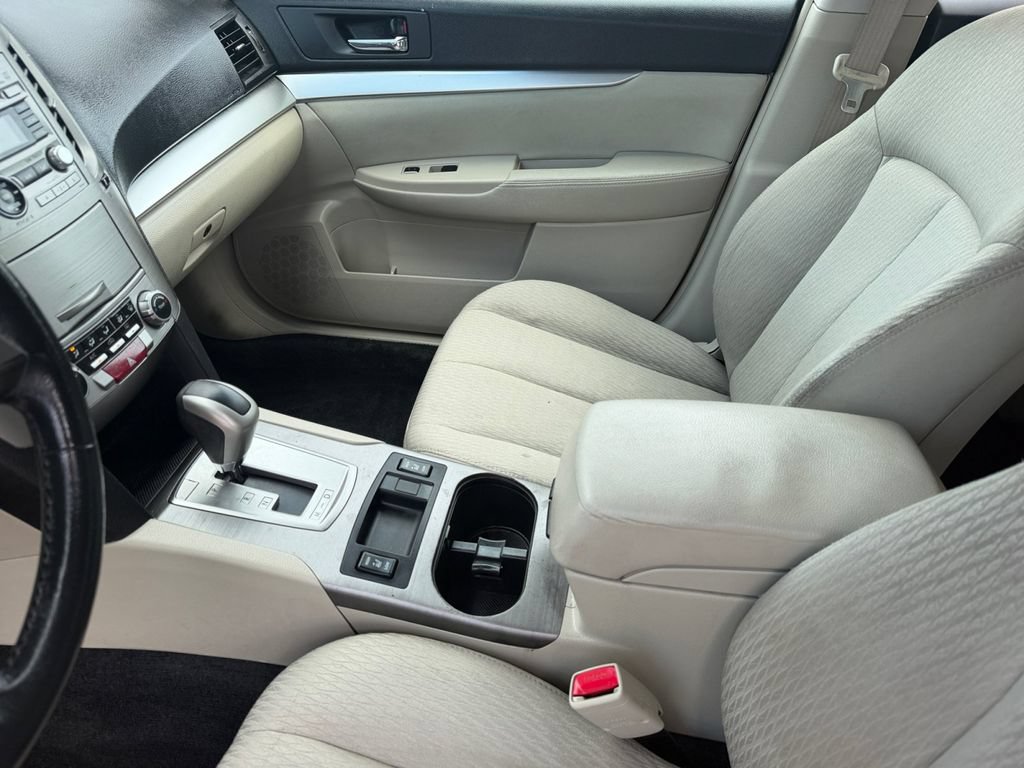Used 2011 Subaru Outback 2.5i Premium AWD/4WD image 12