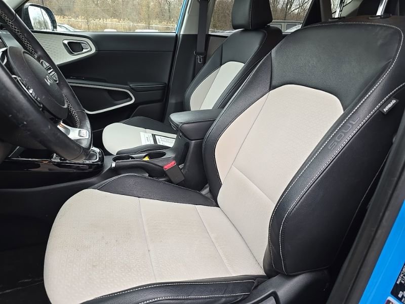 Certified 2023 Kia Soul GT-Line image 11