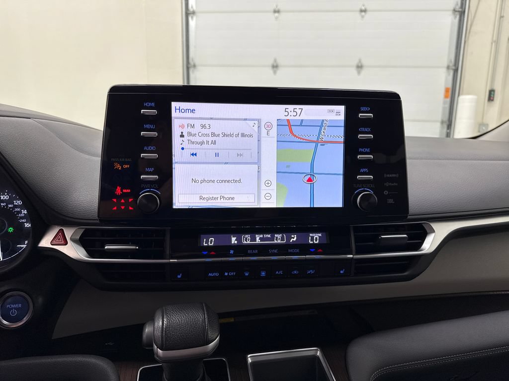 Used 2021 Toyota Sienna XLE w/ XLE Plus Package FWD image 19